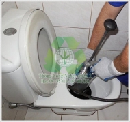 Cách thông tắc bồn cầu hiệu quả tốt nhất