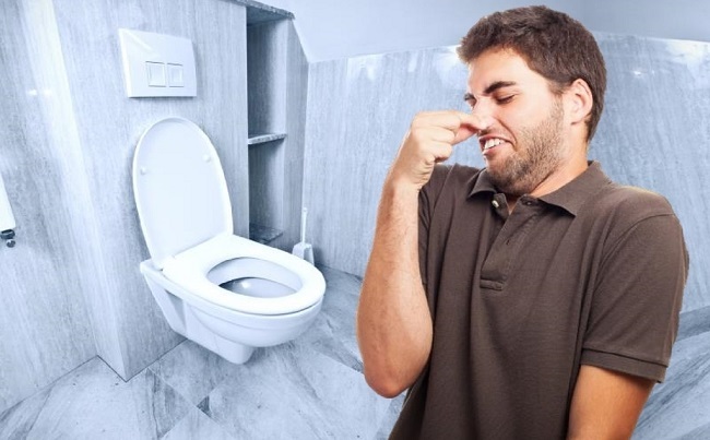 M&ugrave;i h&ocirc;i từ hố ga gia đ&igrave;nh