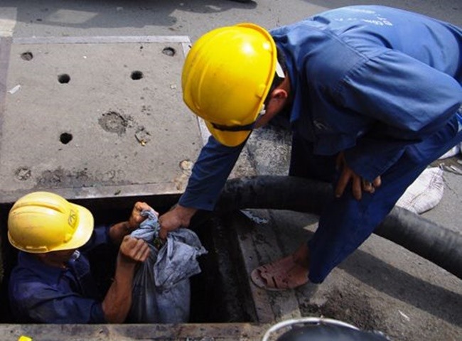 Nạo v&eacute;t hố ga định kỳ