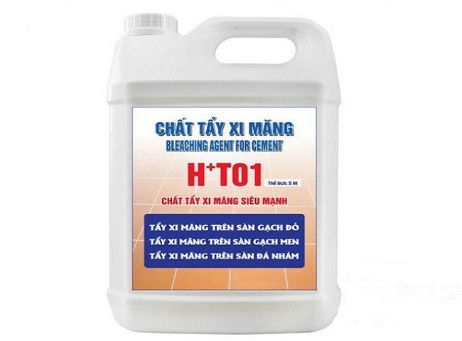 D&ugrave;ng h&oacute;a chất tẩy xi măng trong đường ống tho&aacute;t nước.