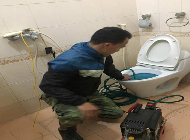 Th&ocirc;ng bồn cầu quận 2