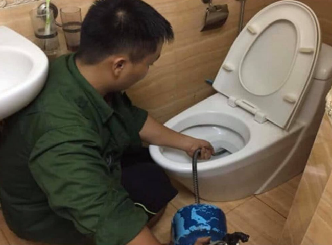 Th&ocirc;ng bồn cầu quận 2