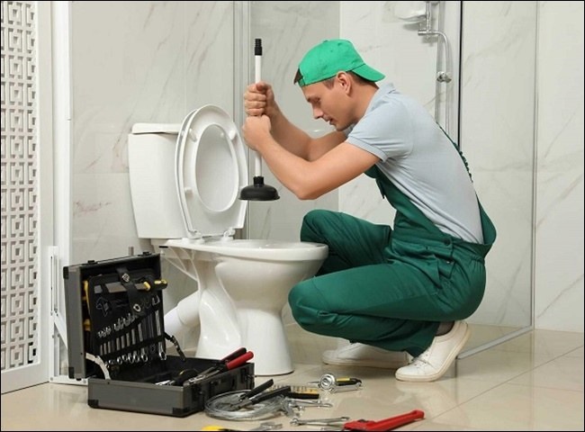 Thợ th&ocirc;ng bồn cầu quận 7 Tấn Ph&aacute;t nhiệt t&igrave;nh