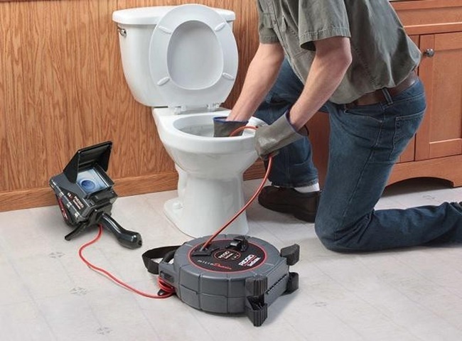 Dịch vụ th&ocirc;ng bồn cầu quận 7 nhanh v&agrave; hiệu quả