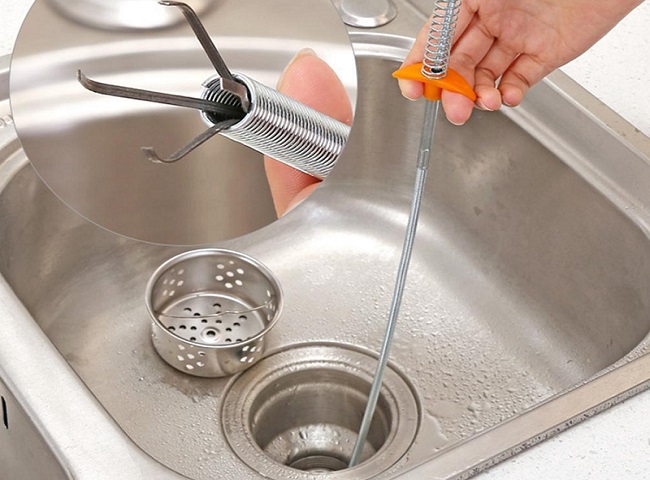 Dụng cụ thông bồn rửa bát thông minh.