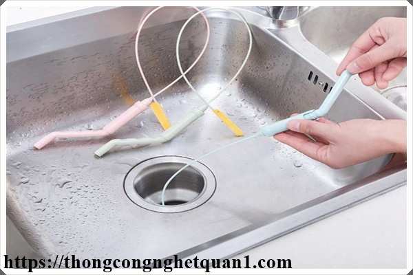 C&aacute;ch th&ocirc;ng tắc nghẽn lavabo bằng m&oacute;c c&acirc;u