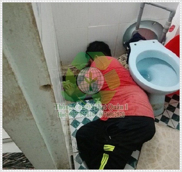 Th&ocirc;ng bồn cầu