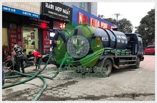 H&uacute;t bể phốt tại H&agrave; Đ&ocirc;ng.