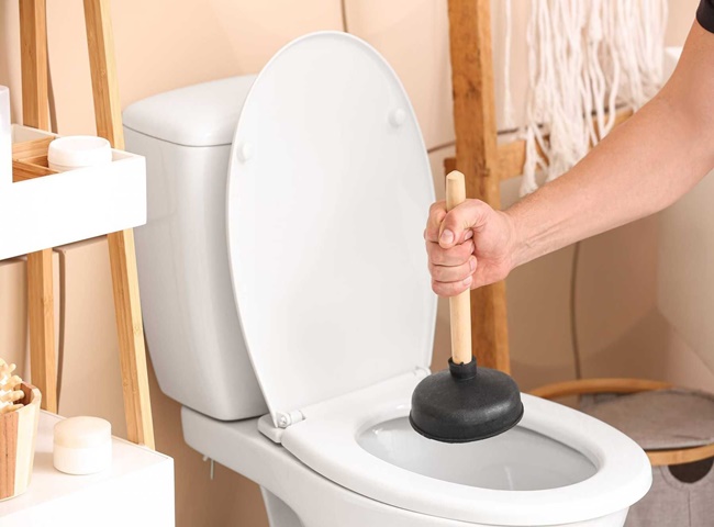 Thông tắc bồn cầu quận 1 giá rẻ có đội ngũ nhân viên chuyên nghiệp