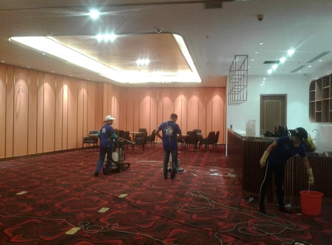 Xử l&yacute; m&ugrave;i h&ocirc;i nh&agrave; vệ sinh quận 1.